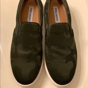 Steve Madden women’s camo loafers